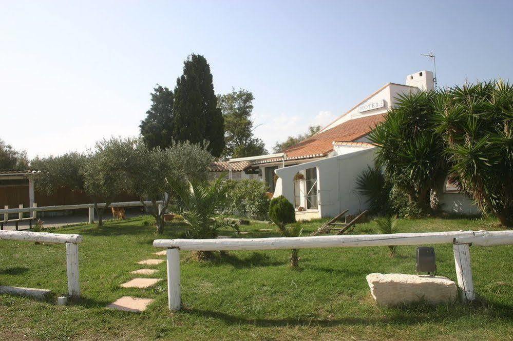 Hotel La Palunette Saintes-Maries-de-la-Mer Luaran gambar